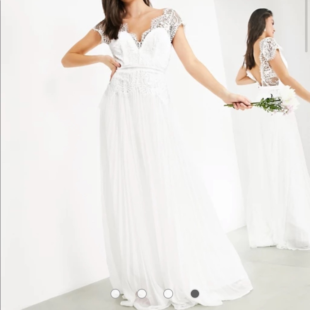 NWT ASOS Bridal Sophia plunge lace wedding dress